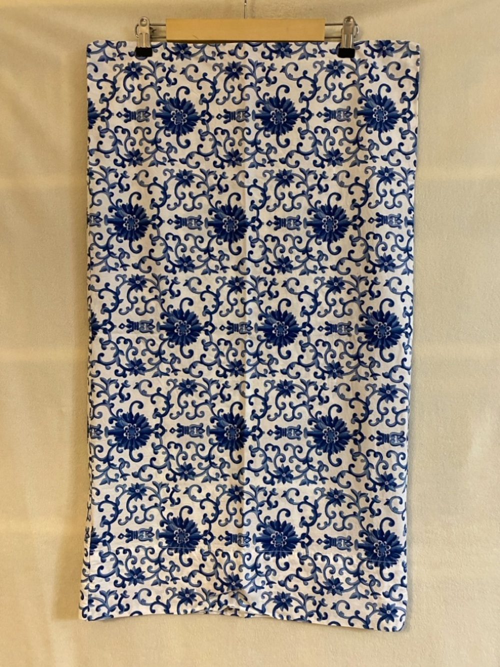 Set of 2 Lauren Ralph Lauren blue white porcelain rosette standard pillow cases - Picture 7 of 9